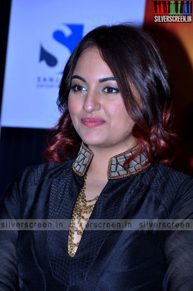 actress-sonakshi-sinha-promotes-tevar-at-hyderabad-photos-030.jpg