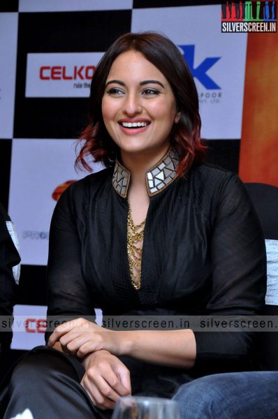 actress-sonakshi-sinha-promotes-tevar-at-hyderabad-photos-034.jpg