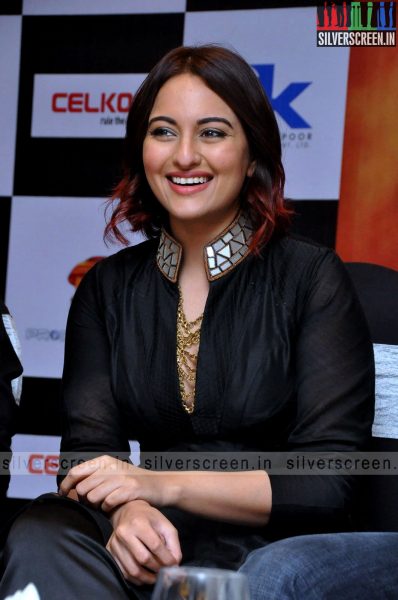 actress-sonakshi-sinha-promotes-tevar-at-hyderabad-photos-035.jpg