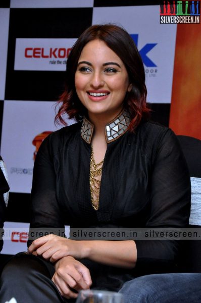 actress-sonakshi-sinha-promotes-tevar-at-hyderabad-photos-036.jpg