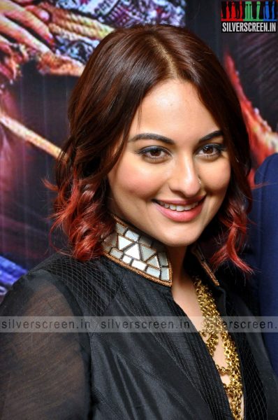 actress-sonakshi-sinha-promotes-tevar-at-hyderabad-photos-045.jpg