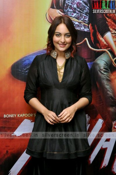 actress-sonakshi-sinha-promotes-tevar-at-hyderabad-photos-050.jpg