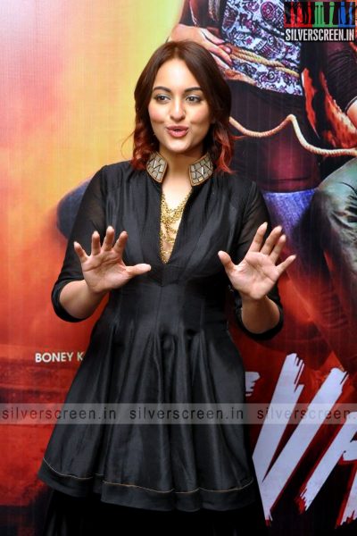 actress-sonakshi-sinha-promotes-tevar-at-hyderabad-photos-052.jpg