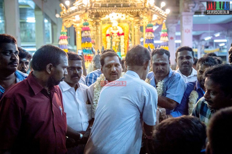 Fans Offer Special Prayers for the Success of Lingaa Photos