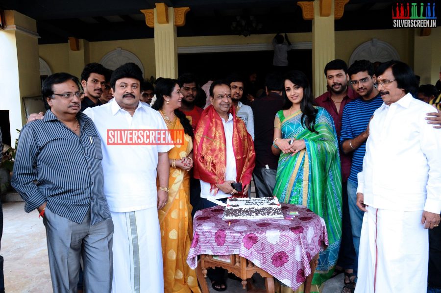 Producer K Muralidharan Birthday Celebrartion on Appatakkar Sets
