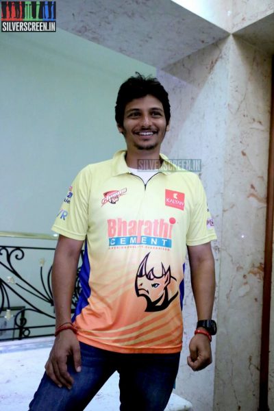 actor-jiiva-ccl-5-chennai-rhinos-press-meet-photos-004.jpg