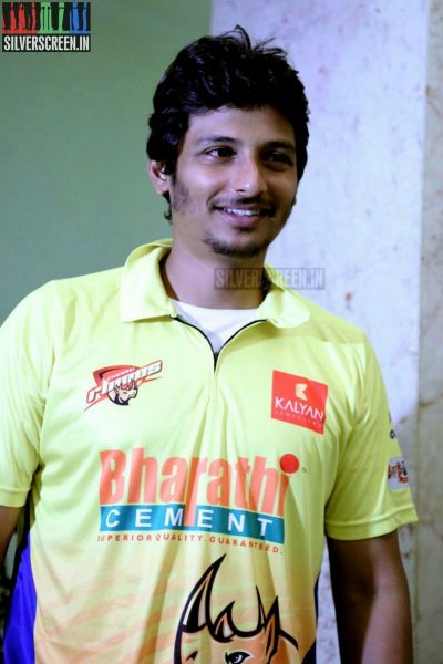 actor-jiiva-ccl-5-chennai-rhinos-press-meet-photos-016.jpg