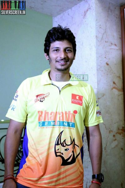 actor-jiiva-ccl-5-chennai-rhinos-press-meet-photos-017.jpg