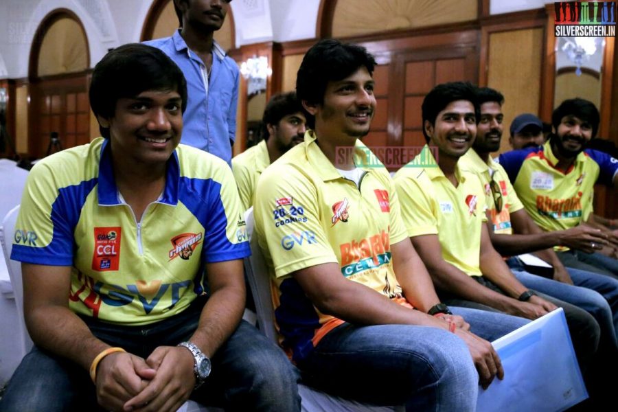 actor-jiiva-ccl-5-chennai-rhinos-press-meet-photos-029.jpg