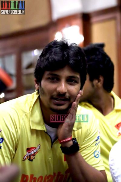 actor-jiiva-ccl-5-chennai-rhinos-press-meet-photos-033.jpg