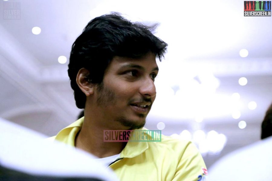 actor-jiiva-ccl-5-chennai-rhinos-press-meet-photos-036.jpg