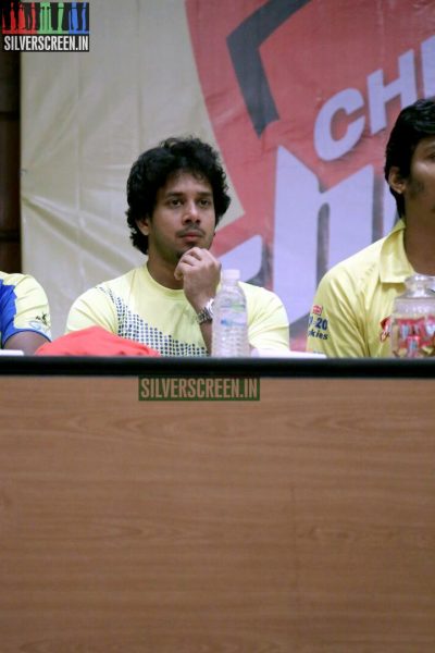 actor-jiiva-ccl-5-chennai-rhinos-press-meet-photos-042.jpg