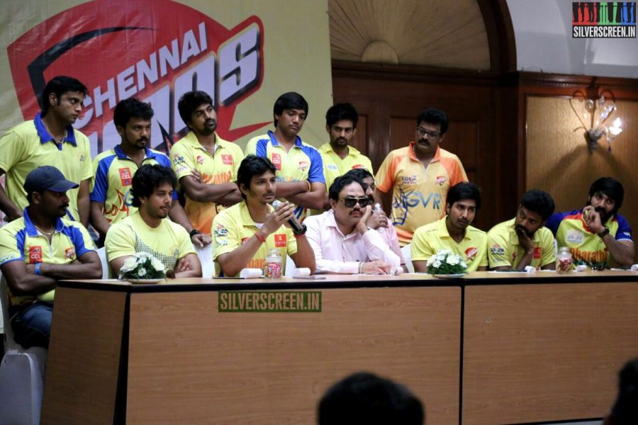 actor-jiiva-ccl-5-chennai-rhinos-press-meet-photos-043.jpg