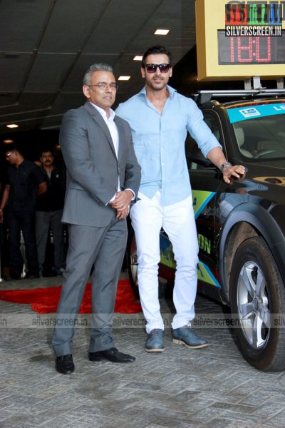 actor-john-abraham-announces-mumbai-marathon-2015-photos-006.jpg