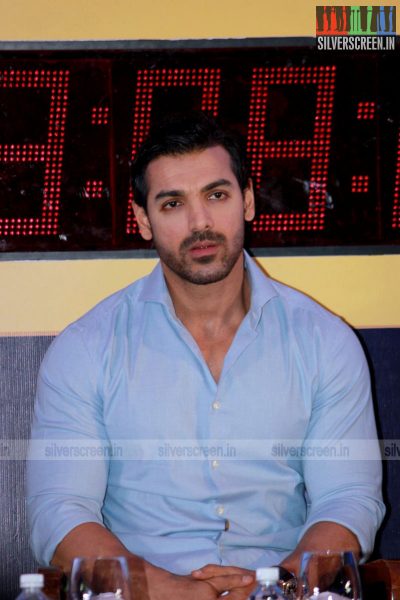 actor-john-abraham-announces-mumbai-marathon-2015-photos-015.jpg