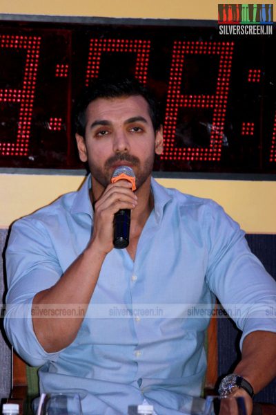 actor-john-abraham-announces-mumbai-marathon-2015-photos-016.jpg