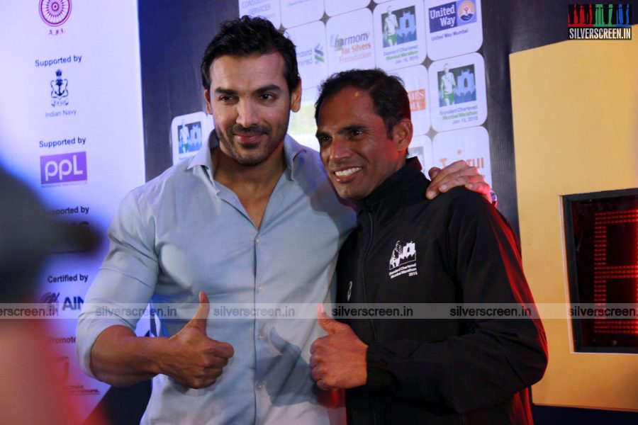 actor-john-abraham-announces-mumbai-marathon-2015-photos-019.jpg