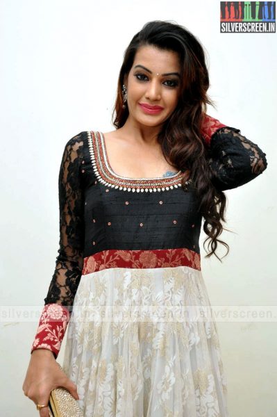 actress-diksha-panth-at-gopala-gopala-audio-launch-photos-036.jpg