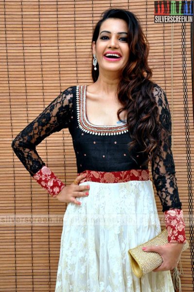 actress-diksha-panth-at-gopala-gopala-audio-launch-photos-056.jpg