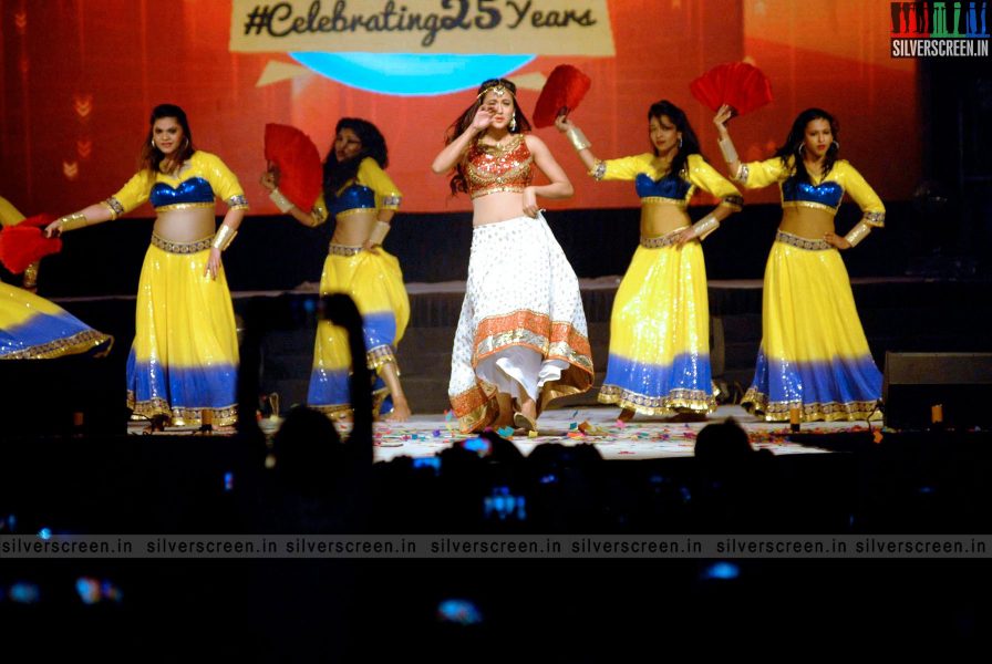 actress-gauhar-khan-performs-new-year-country-club-photos-002.jpg