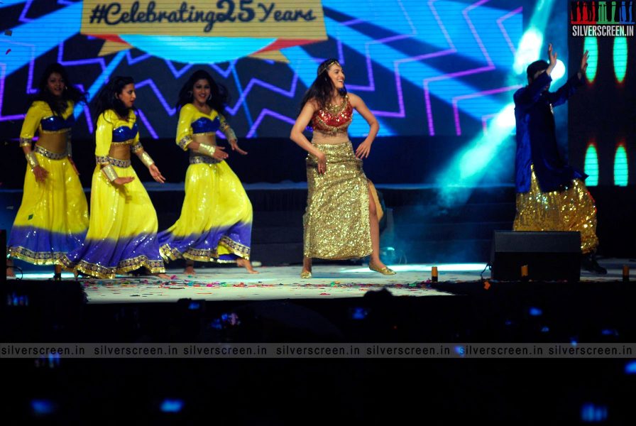 actress-gauhar-khan-performs-new-year-country-club-photos-014.jpg