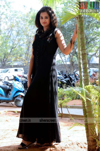 actress-nanditha-raj-krishnamma-kalipindi-iddarini-press-meet-photos-064.jpg