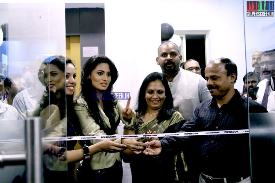 actress-pooja-umashankar-toni-and-guy-essensuals-launch-photos-009.jpg
