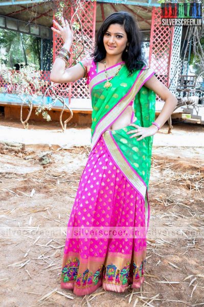 actress-poojitha-photos-042.jpg
