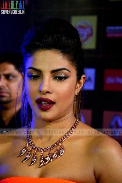 actress-priyanka-chopra-star-guild-awards-2015-photos-067.jpg