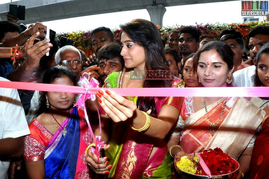 actress-regina-cassandra-launches-chennai-shopping-mall-photos-010.jpg