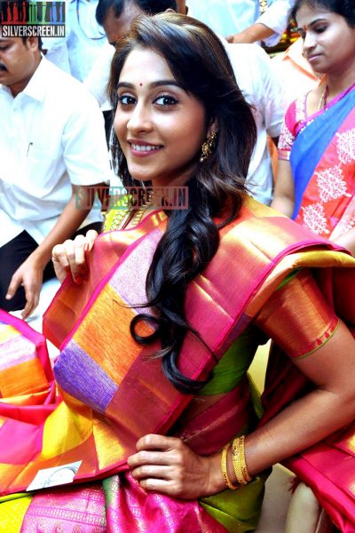 actress-regina-cassandra-launches-chennai-shopping-mall-photos-038.jpg