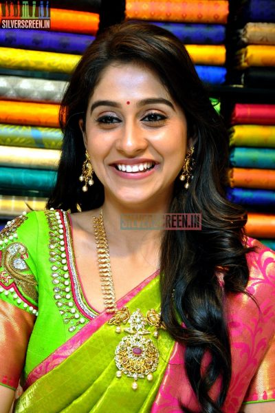 actress-regina-cassandra-launches-chennai-shopping-mall-photos-052.jpg