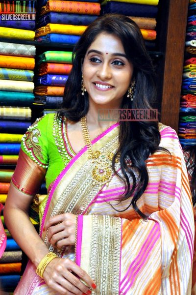 actress-regina-cassandra-launches-chennai-shopping-mall-photos-060.jpg