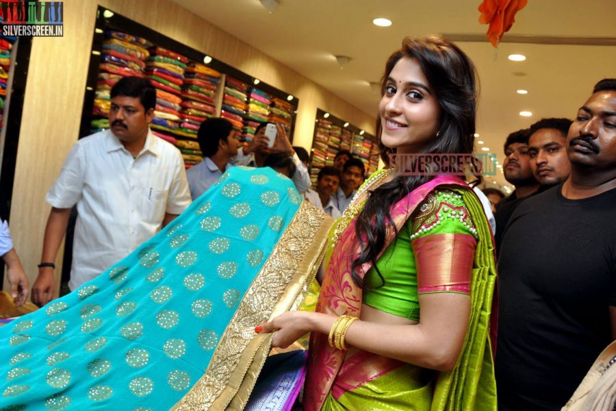 actress-regina-cassandra-launches-chennai-shopping-mall-photos-074.jpg