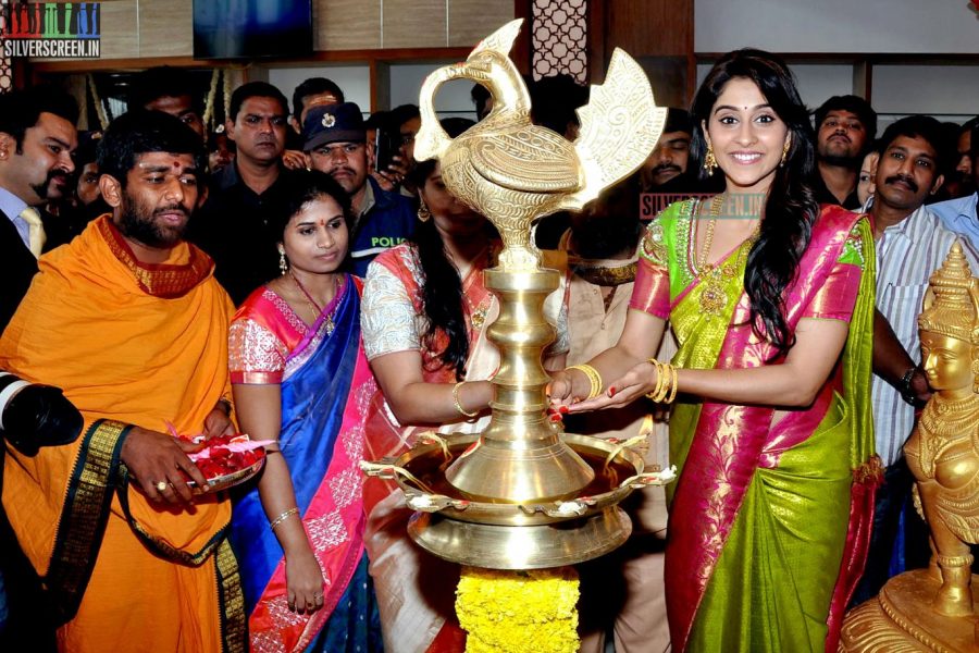 actress-regina-cassandra-launches-chennai-shopping-mall-photos-083.jpg