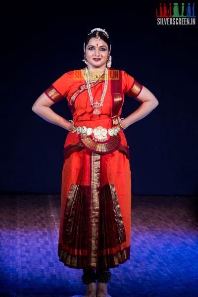 actress-sukanya-dance-recital-hq-photos-005.jpg