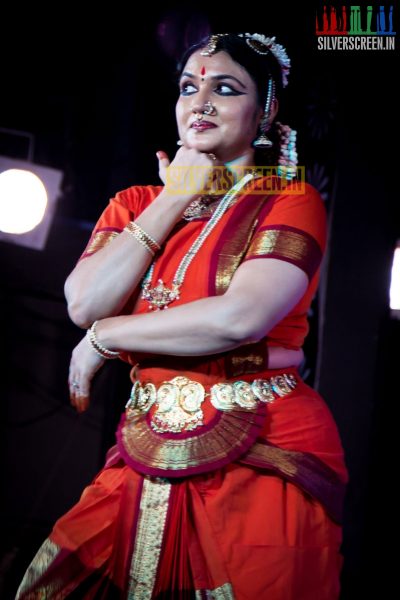 actress-sukanya-dance-recital-hq-photos-010.jpg