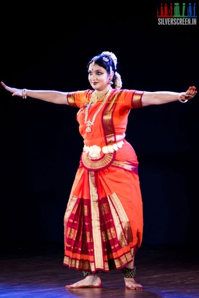 actress-sukanya-dance-recital-hq-photos-015.jpg