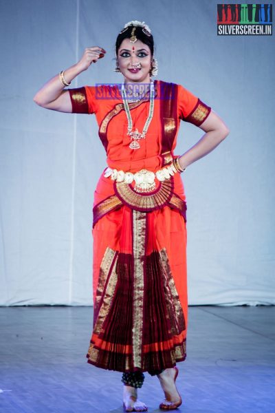 actress-sukanya-dance-recital-hq-photos-027.jpg