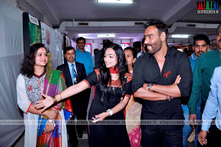 ajay-devgan-at-national-youth-day-photos-001.jpg