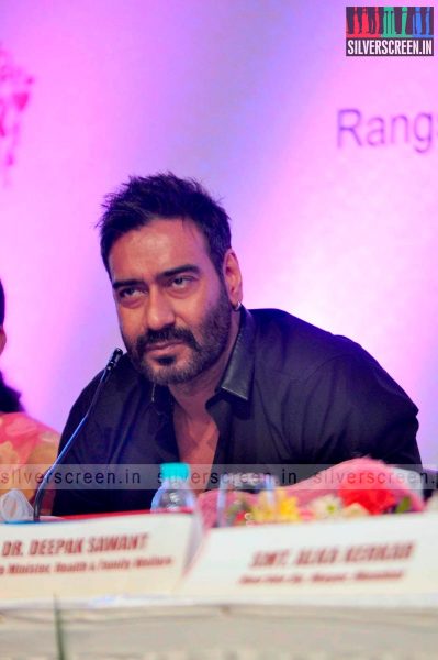 ajay-devgan-at-national-youth-day-photos-005.jpg