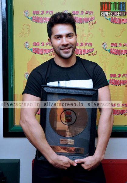 badlapur-promotional-event-photos-011.jpg