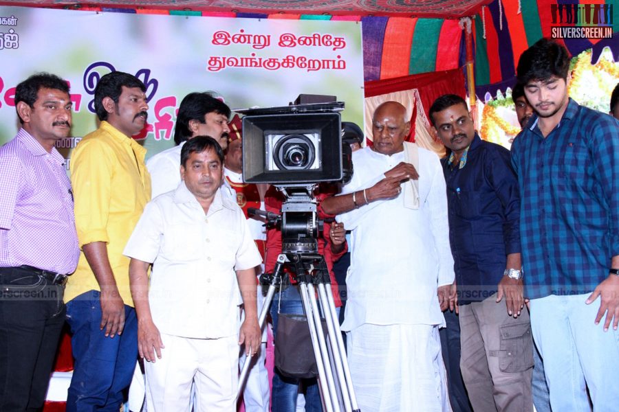 ivan-oru-sarithiram-movie-launch-photos-032.jpg