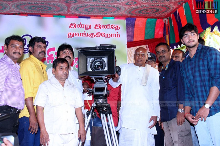 ivan-oru-sarithiram-movie-launch-photos-035.jpg