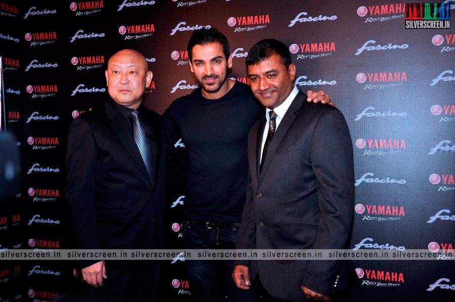 john-abraham-yamaha-fascino-calendar-launch-photos-034.jpg