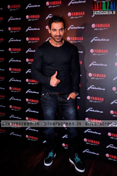 john-abraham-yamaha-fascino-calendar-launch-photos-036.jpg