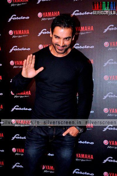 john-abraham-yamaha-fascino-calendar-launch-photos-037.jpg