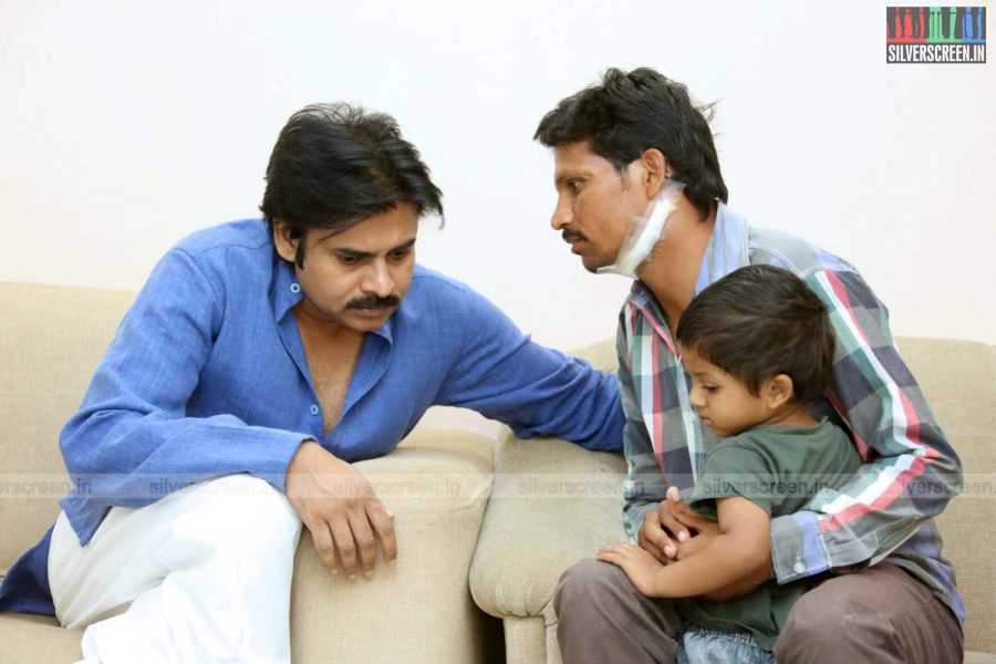 pawan-kalyan-meets-his-fan-sreenivas-photos-004.jpg