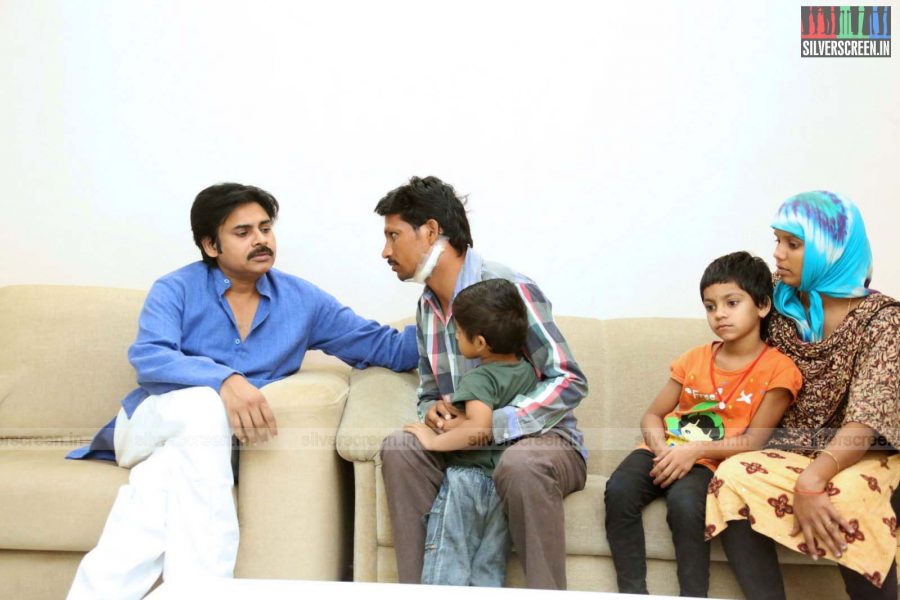 pawan-kalyan-meets-his-fan-sreenivas-photos-005.jpg