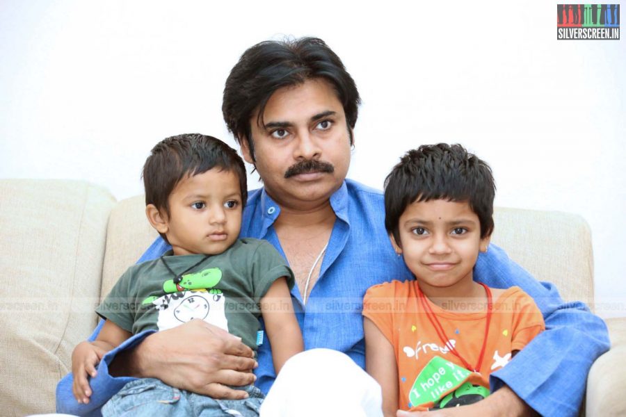 pawan-kalyan-meets-his-fan-sreenivas-photos-016.jpg